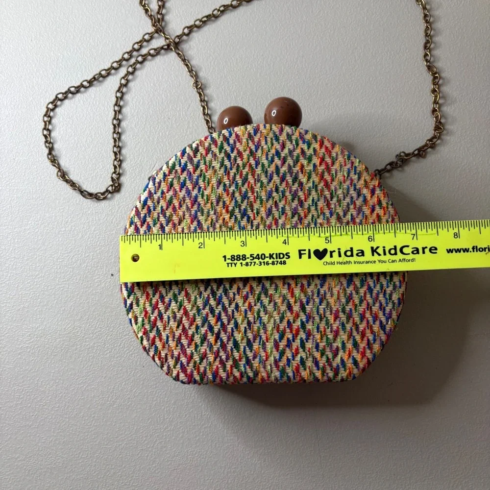 Love Kuza Multi Woven Straw Round Crossbody Bag Rainbow Chevron Kiss Lock Clutch